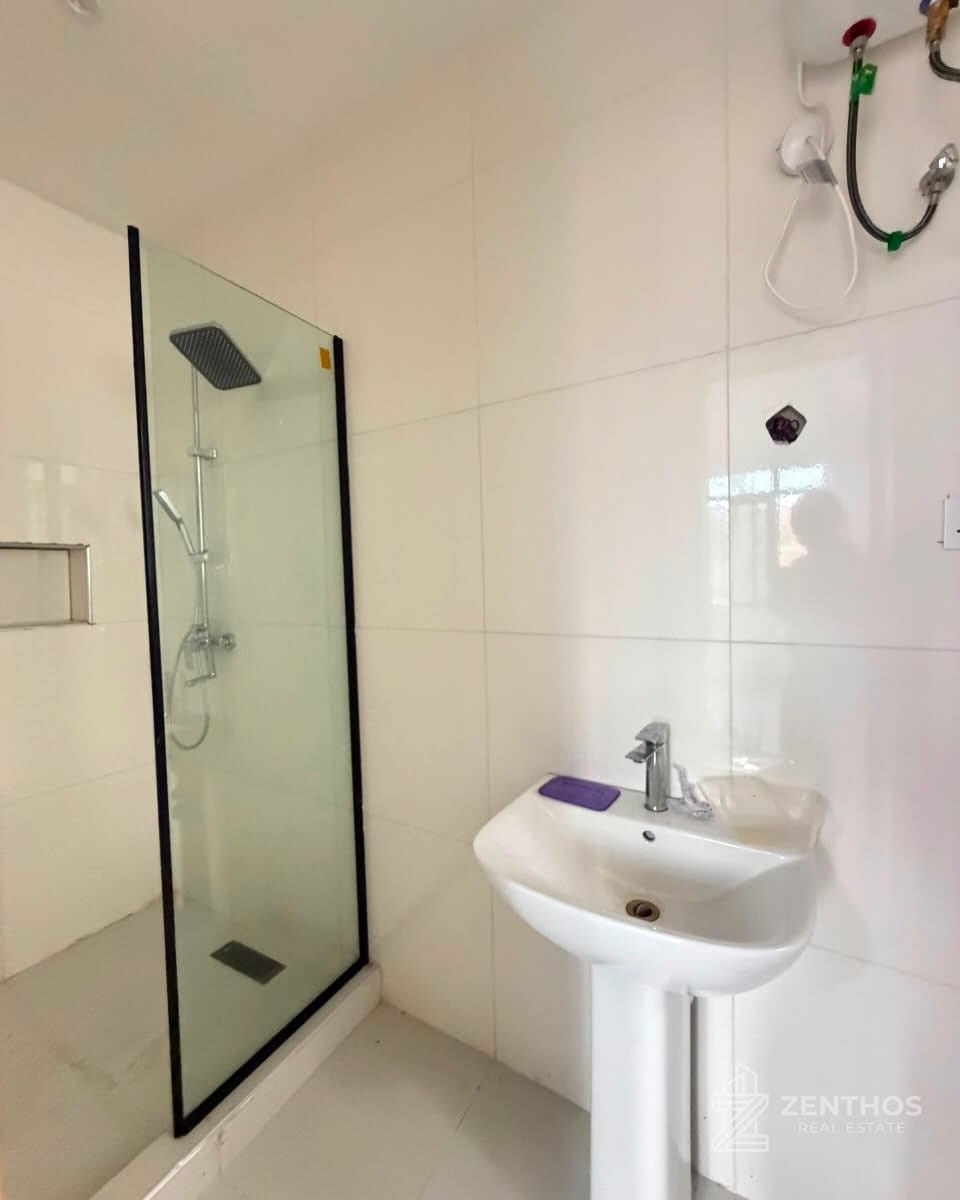 2 Bedroom Apartment, photo 11