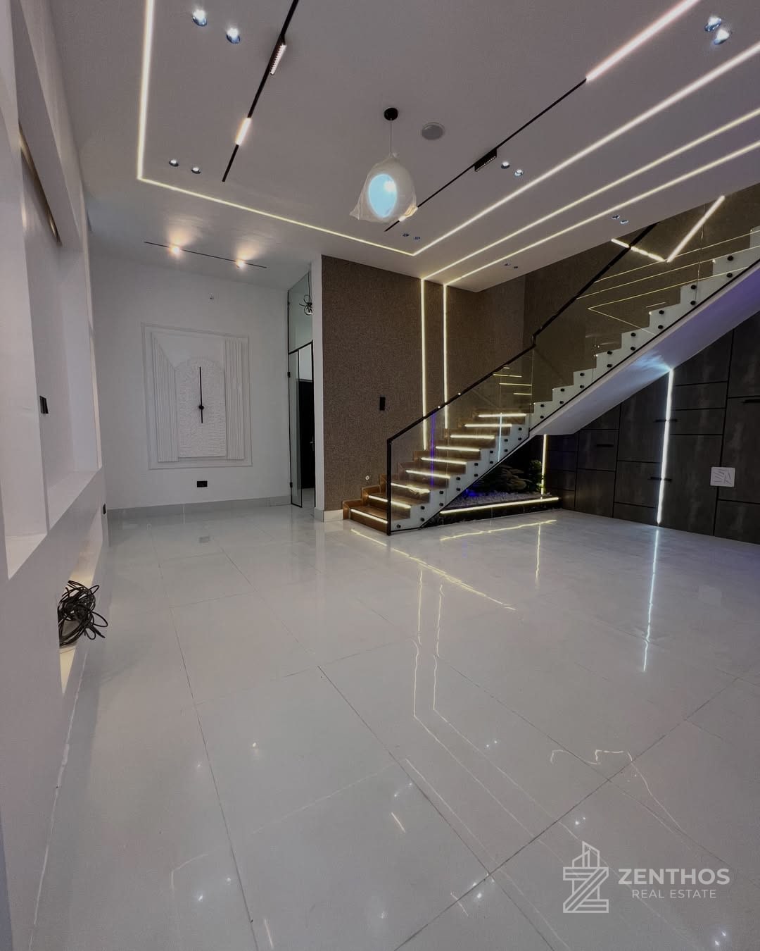 4 Bedroom Semi-detached Duplex, photo 2