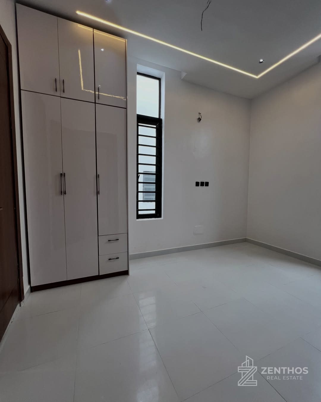4 Bedroom Semi-detached Duplex, photo 10