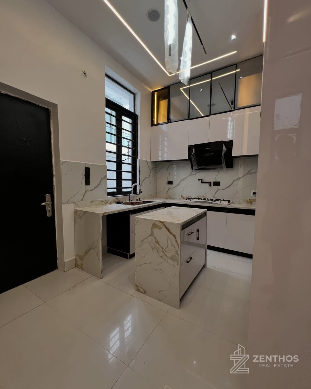 4 Bedroom Semi-detached Duplex, photo 4