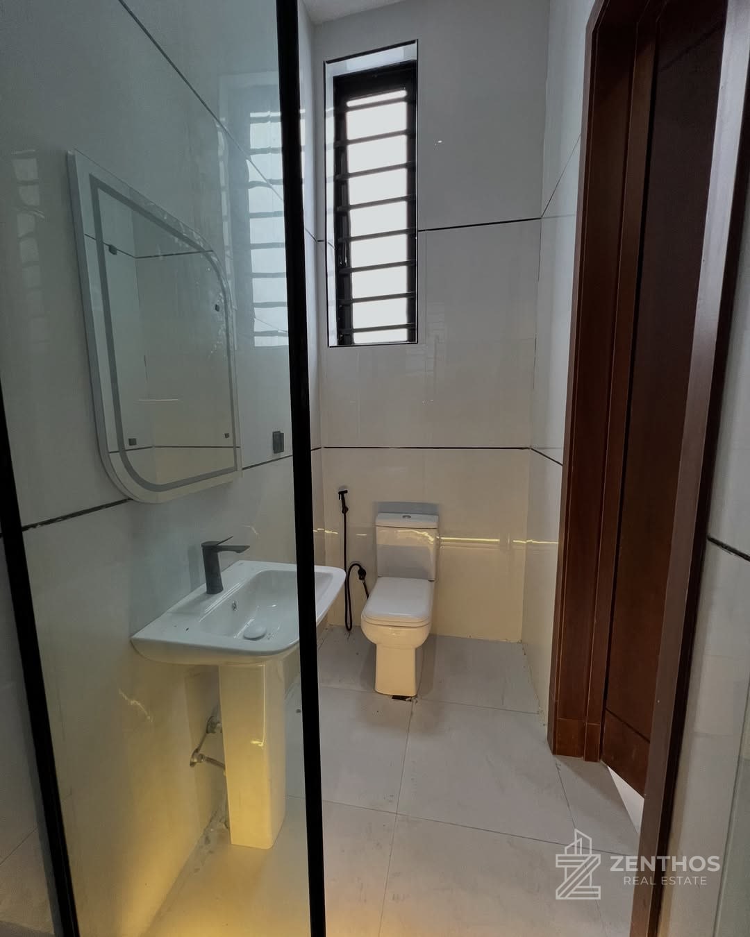 4 Bedroom Semi-detached Duplex, photo 11