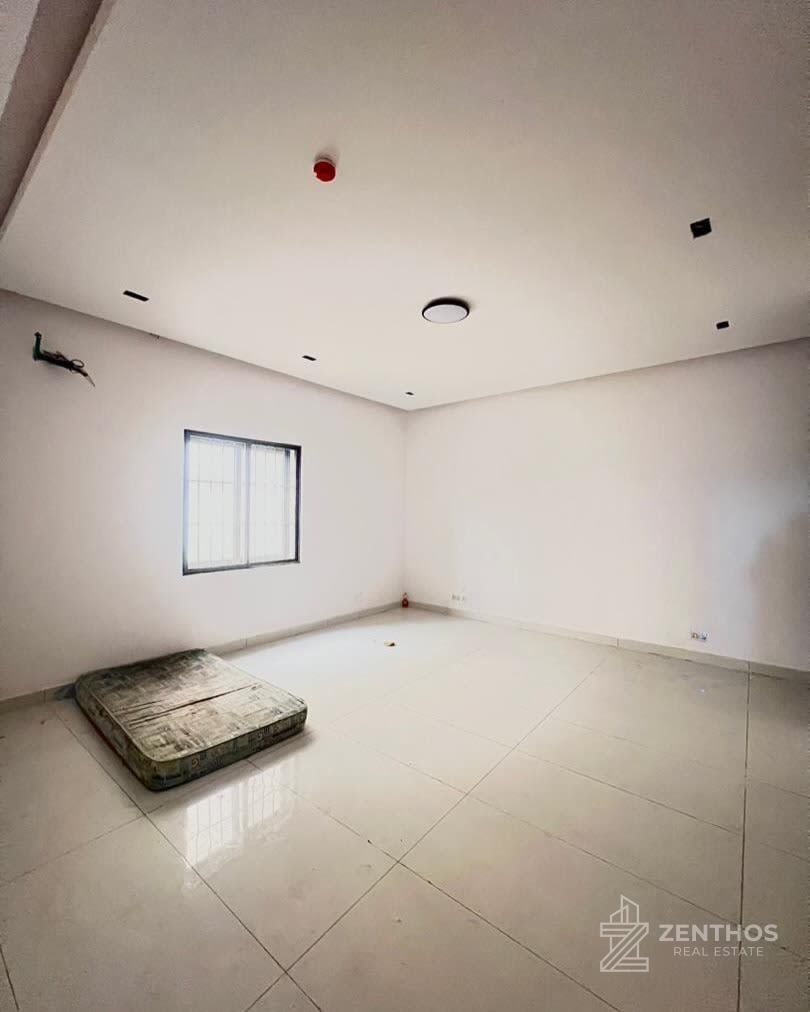 3 Bedroom Apartment, photo 9