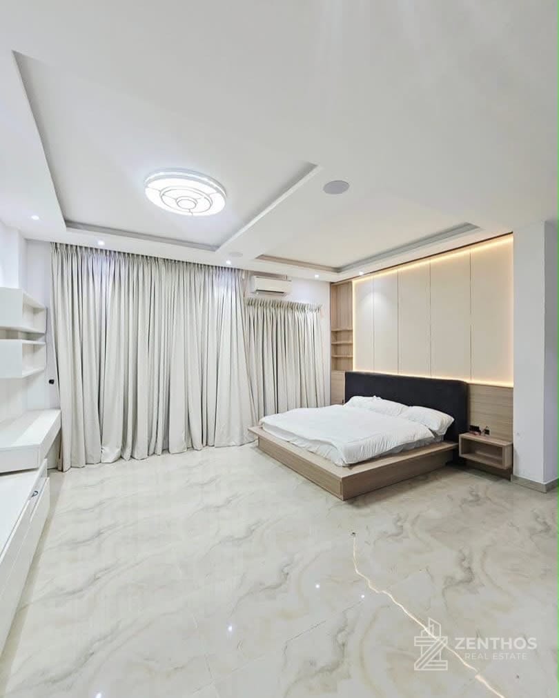 4 Bedroom Apartment, photo 8