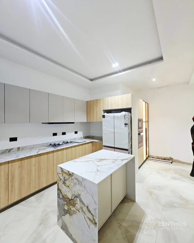 4 Bedroom Apartment, photo 6