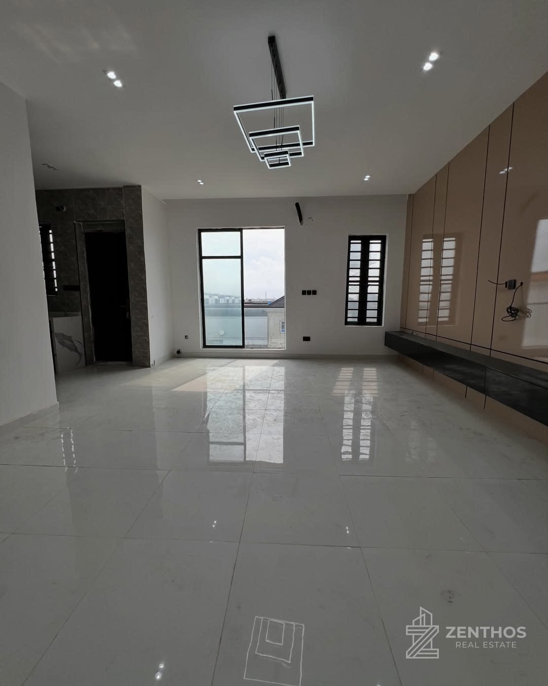 2 Bedroom Apartment, photo 2