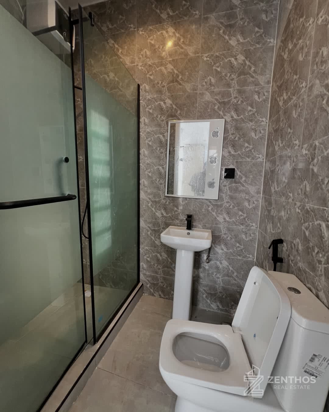 2 Bedroom Apartment, photo 12