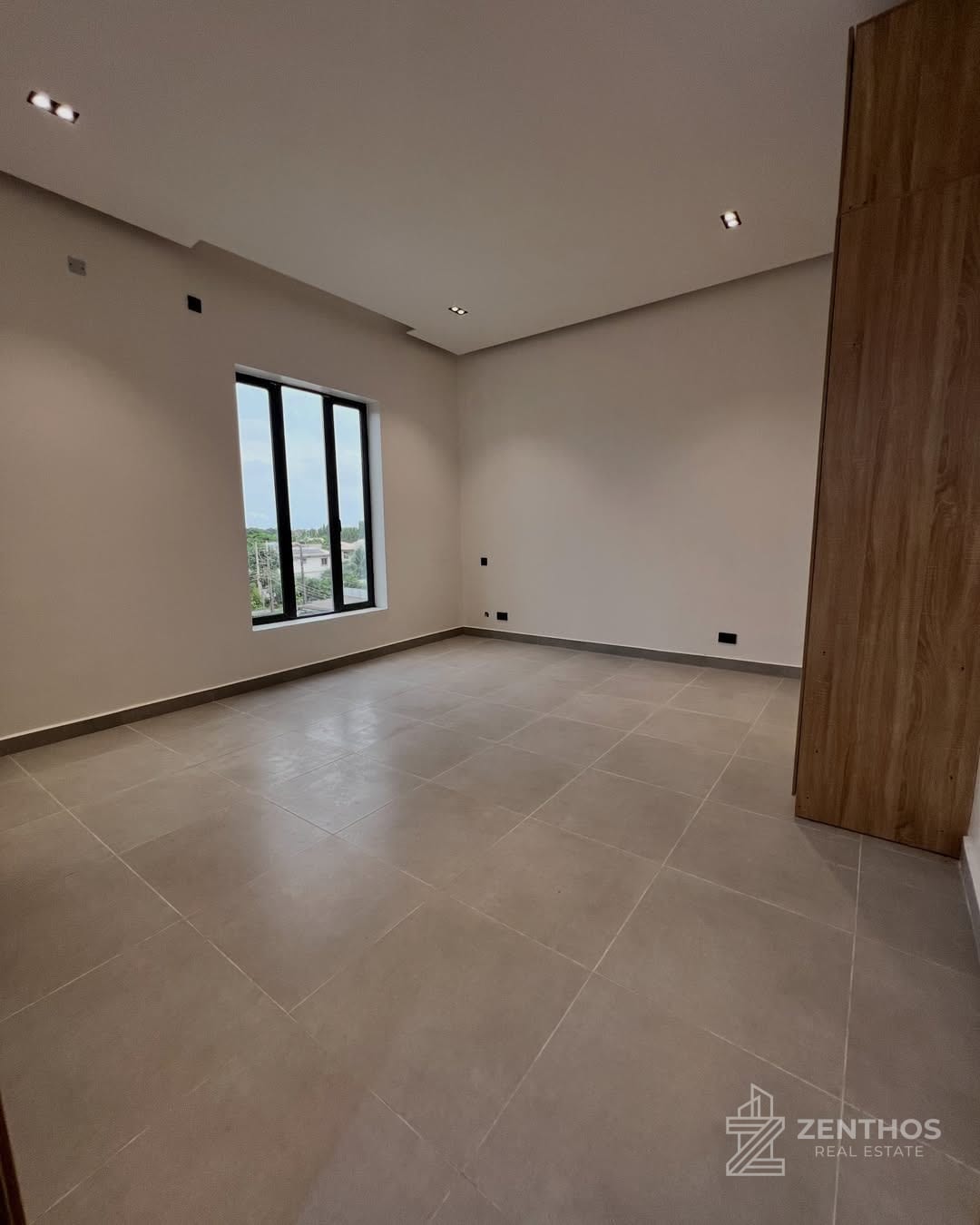 4 Bedroom Terraced Duplex, photo 6