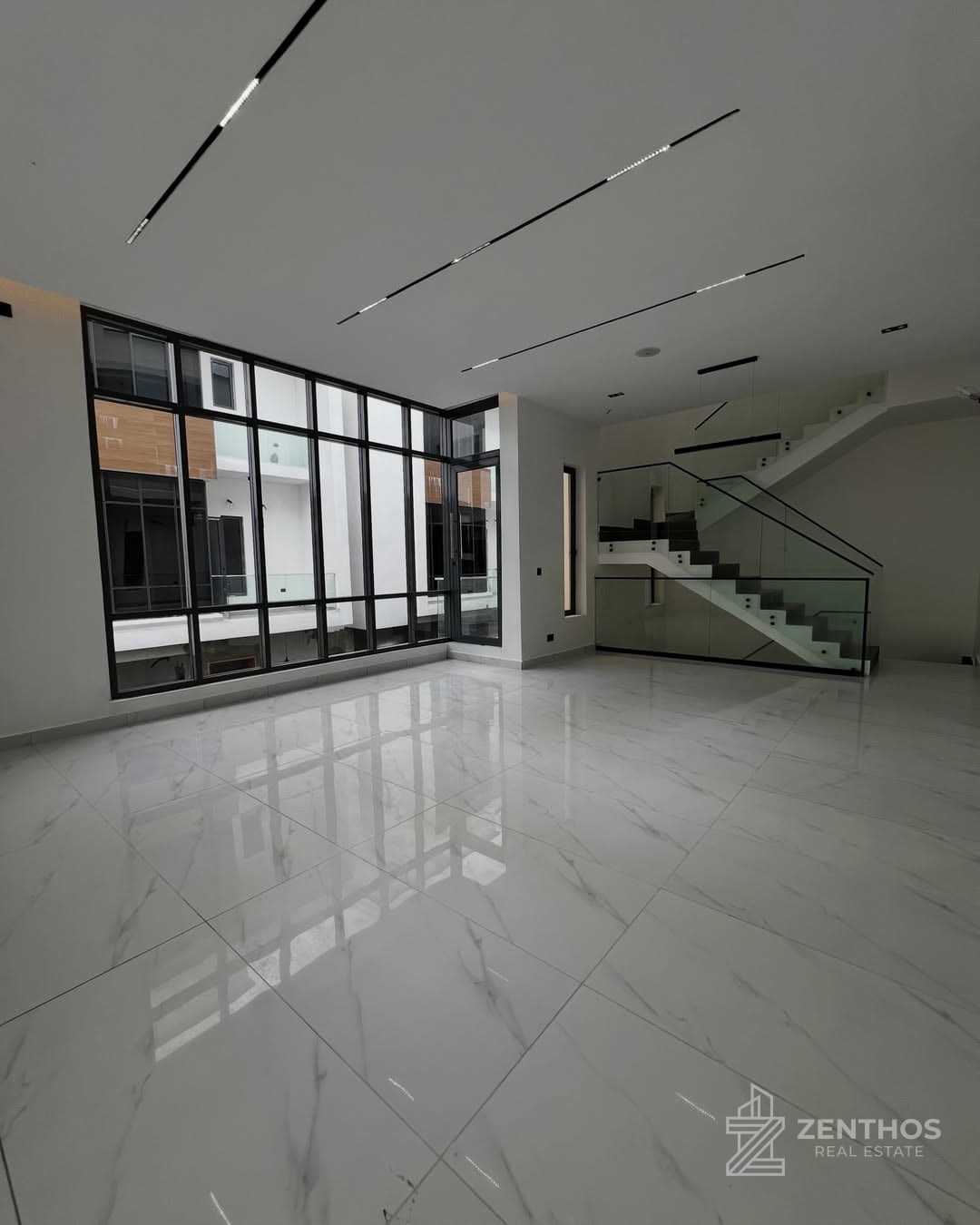 4 Bedroom Terraced Duplex, photo 3