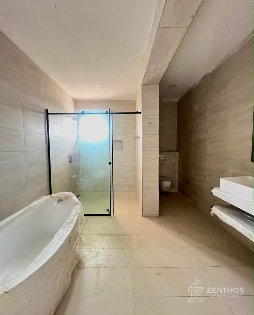 4 Bedroom Maisonette, photo 11
