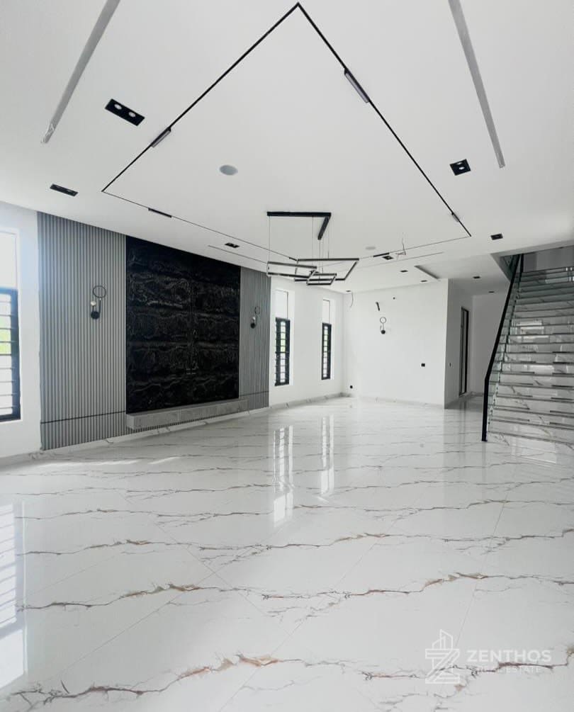 4 Bedroom Semi-detached Duplex, photo 2