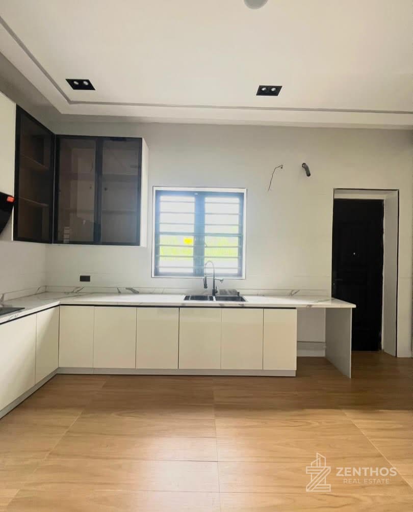 4 Bedroom Semi-detached Duplex, photo 5