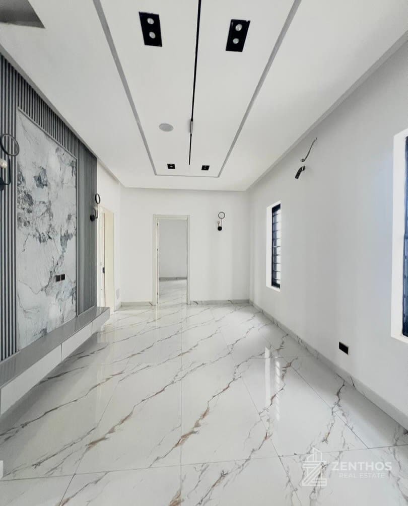 4 Bedroom Semi-detached Duplex, photo 8