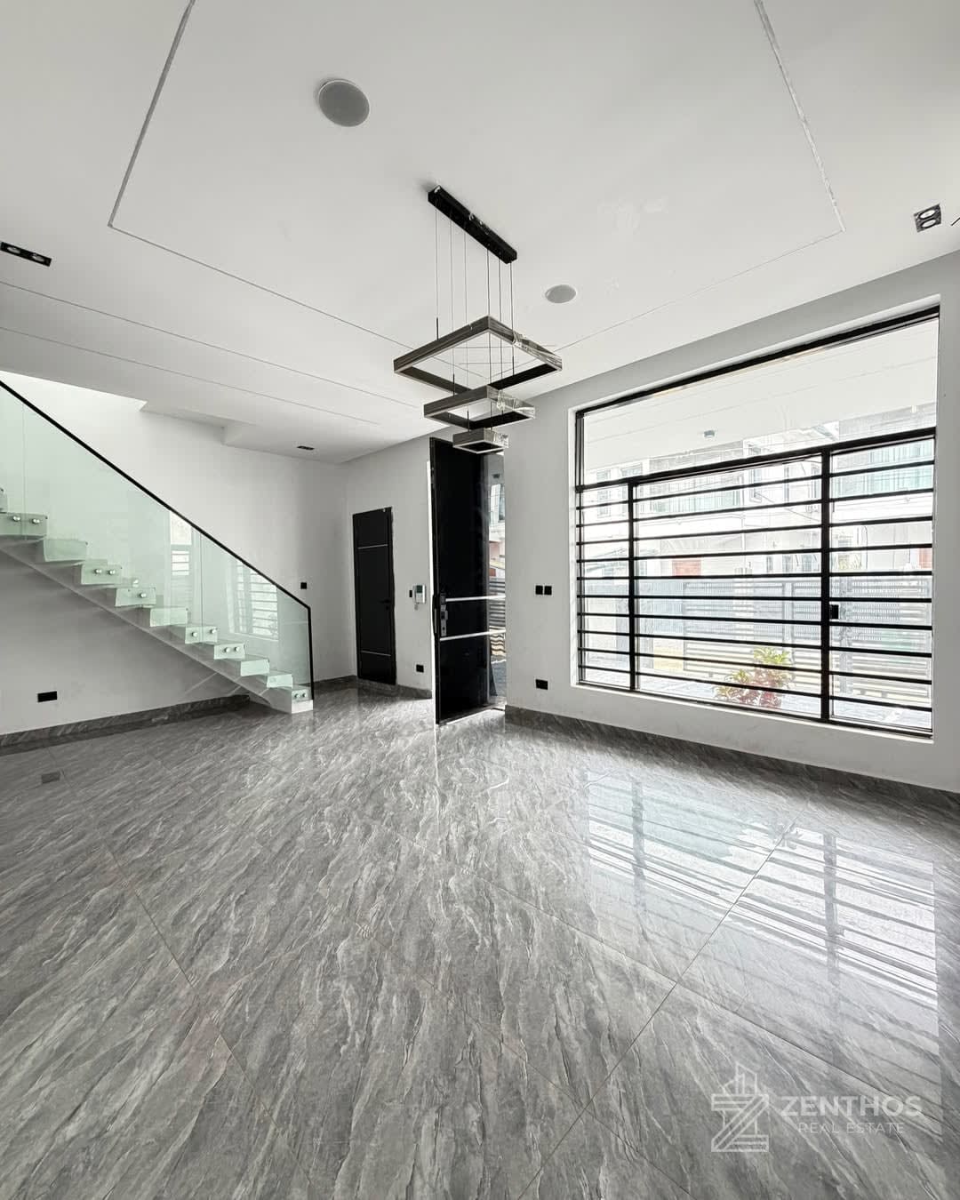 4 Bedroom Semi-detached Duplex, photo 3