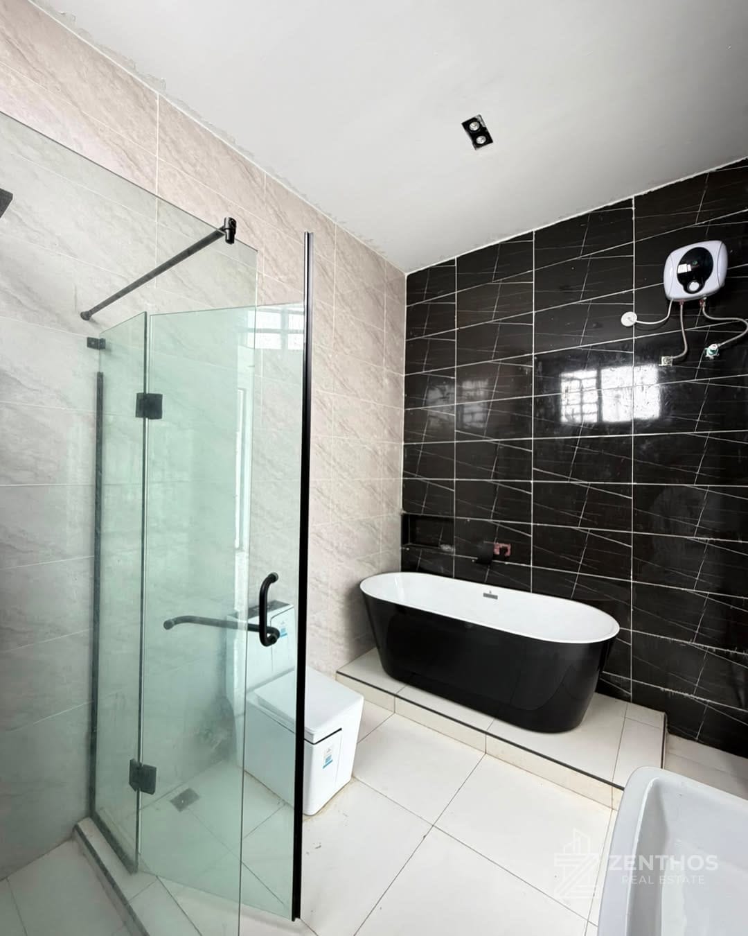 4 Bedroom Semi-detached Duplex, photo 6