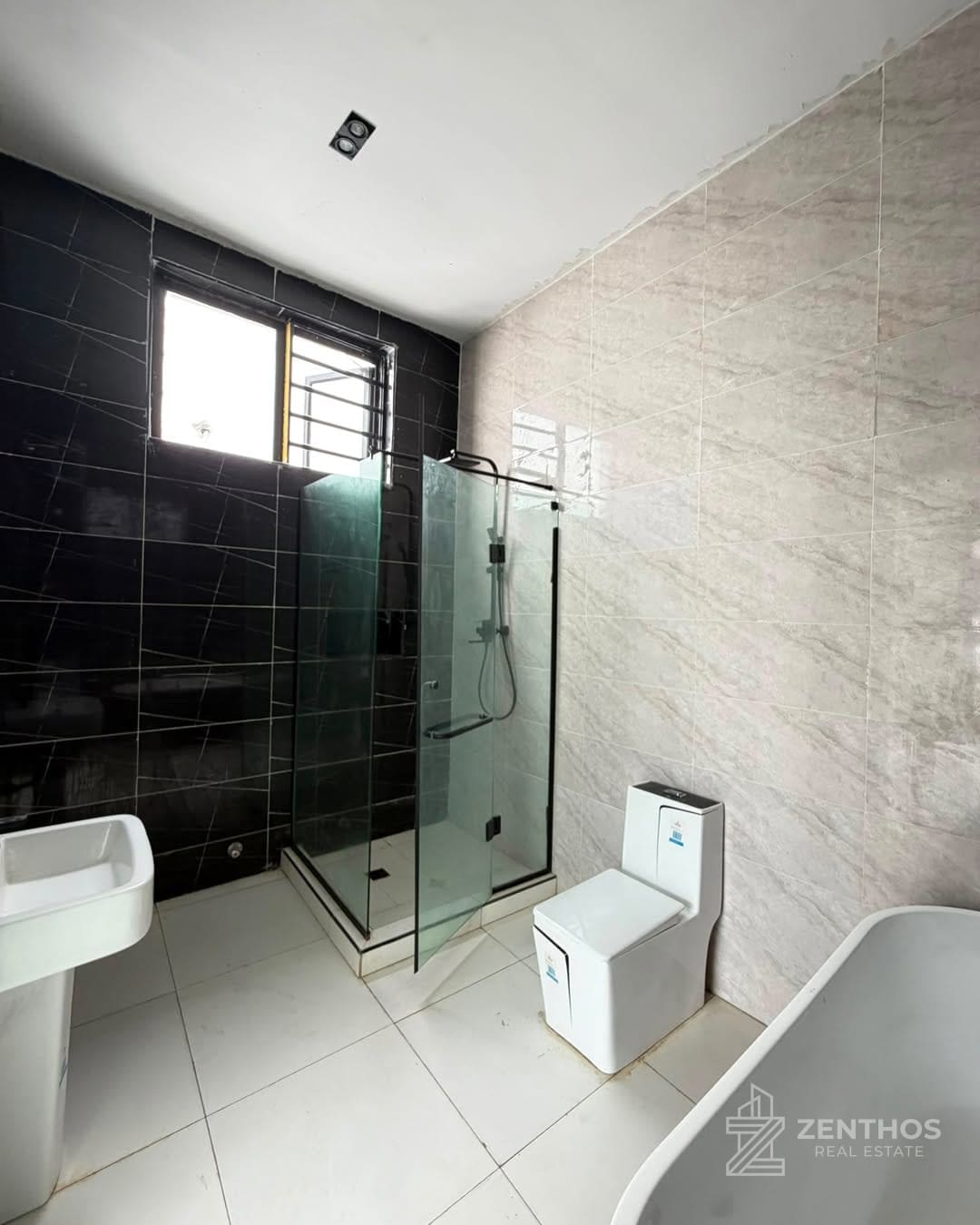 4 Bedroom Semi-detached Duplex, photo 7