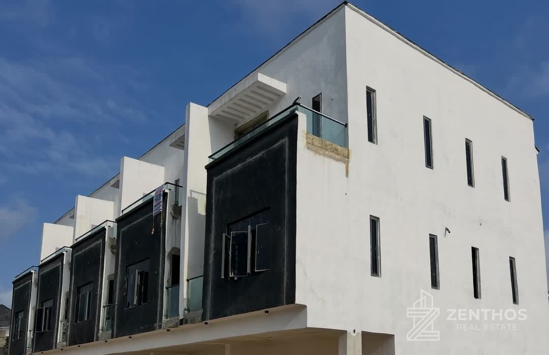 3 Bedroom Terraced Duplex, photo 1