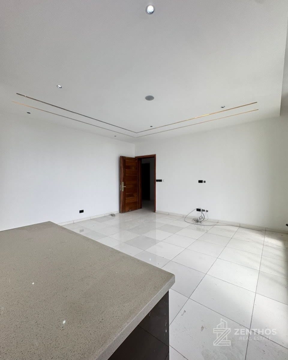 2 Bedroom Apartment, photo 3