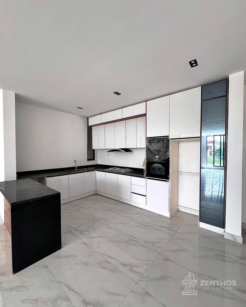 2 Bedroom Apartment, photo 6