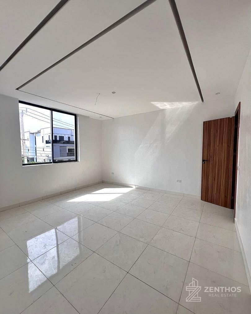 2 Bedroom Apartment, photo 7
