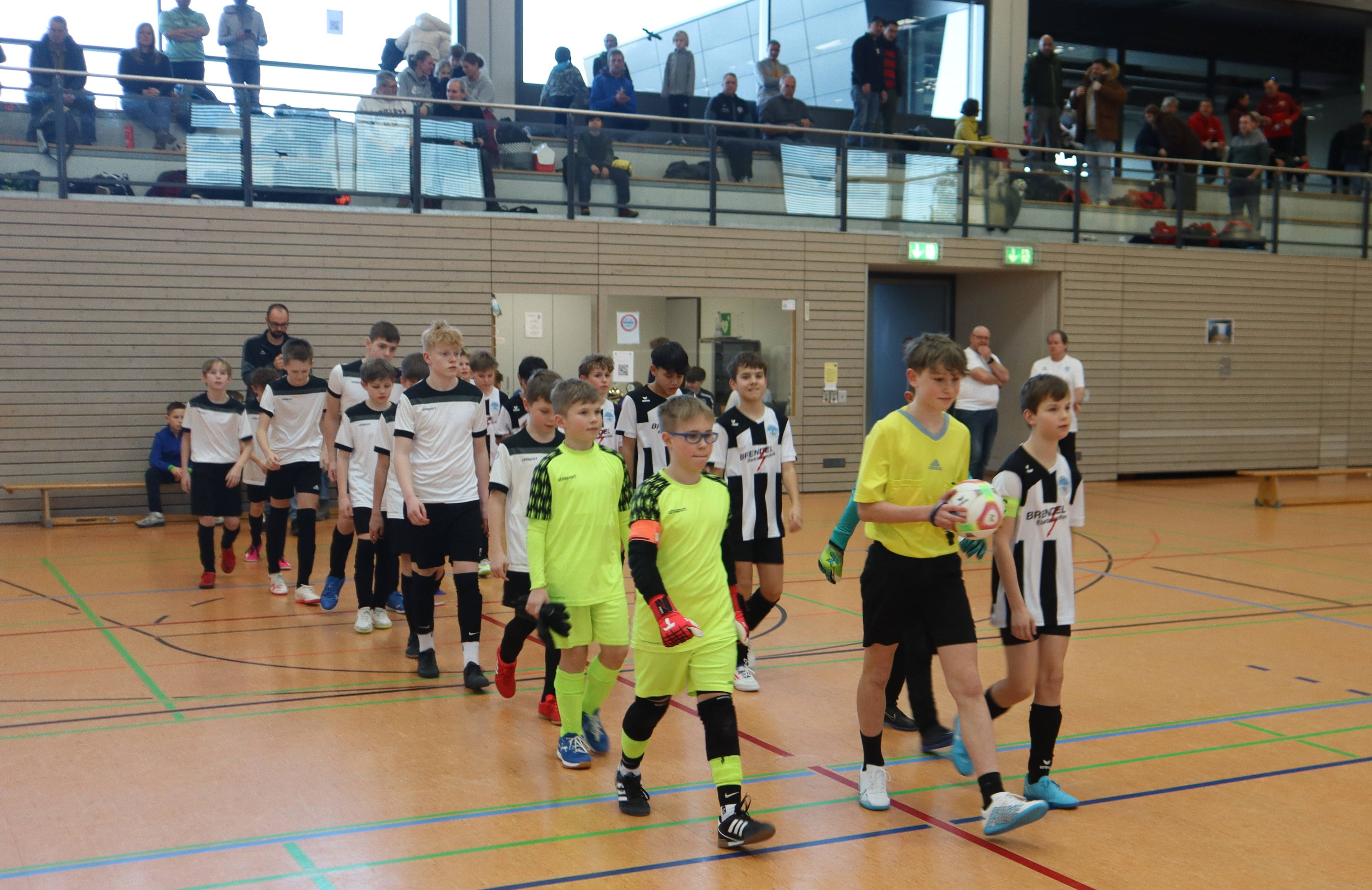 Einlaufen zum Spiel um Platz 3