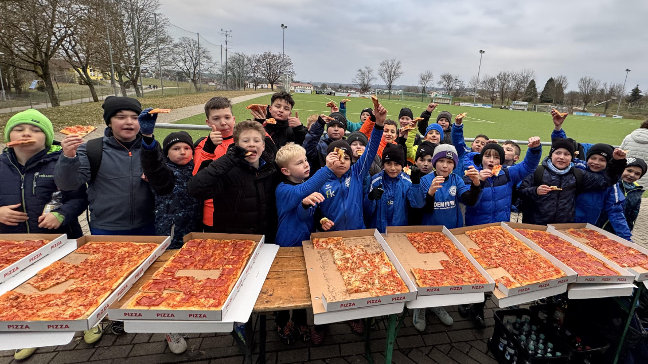 Als Abschluss gab es für alle Pizza