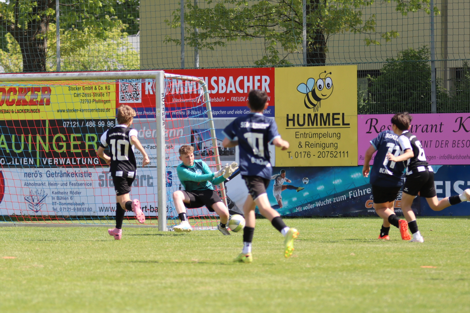Starke Parade bei einer der wenigen klaren Rommelsbacher Chancen