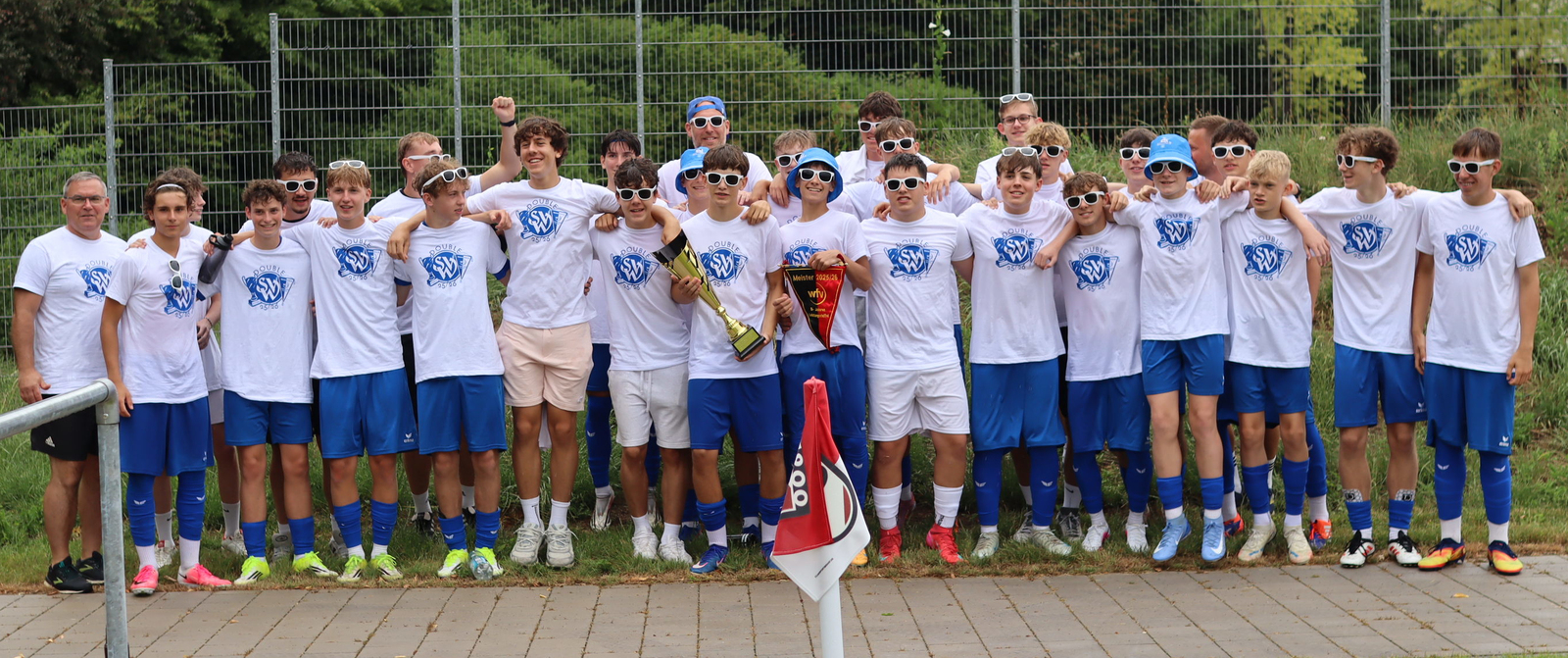 Die ganze Truppe 2