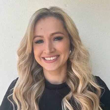 Holly, Senior Stylist