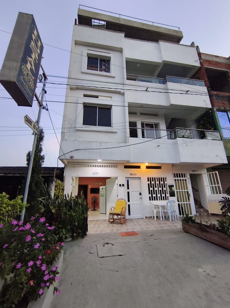 Fachada del hostal