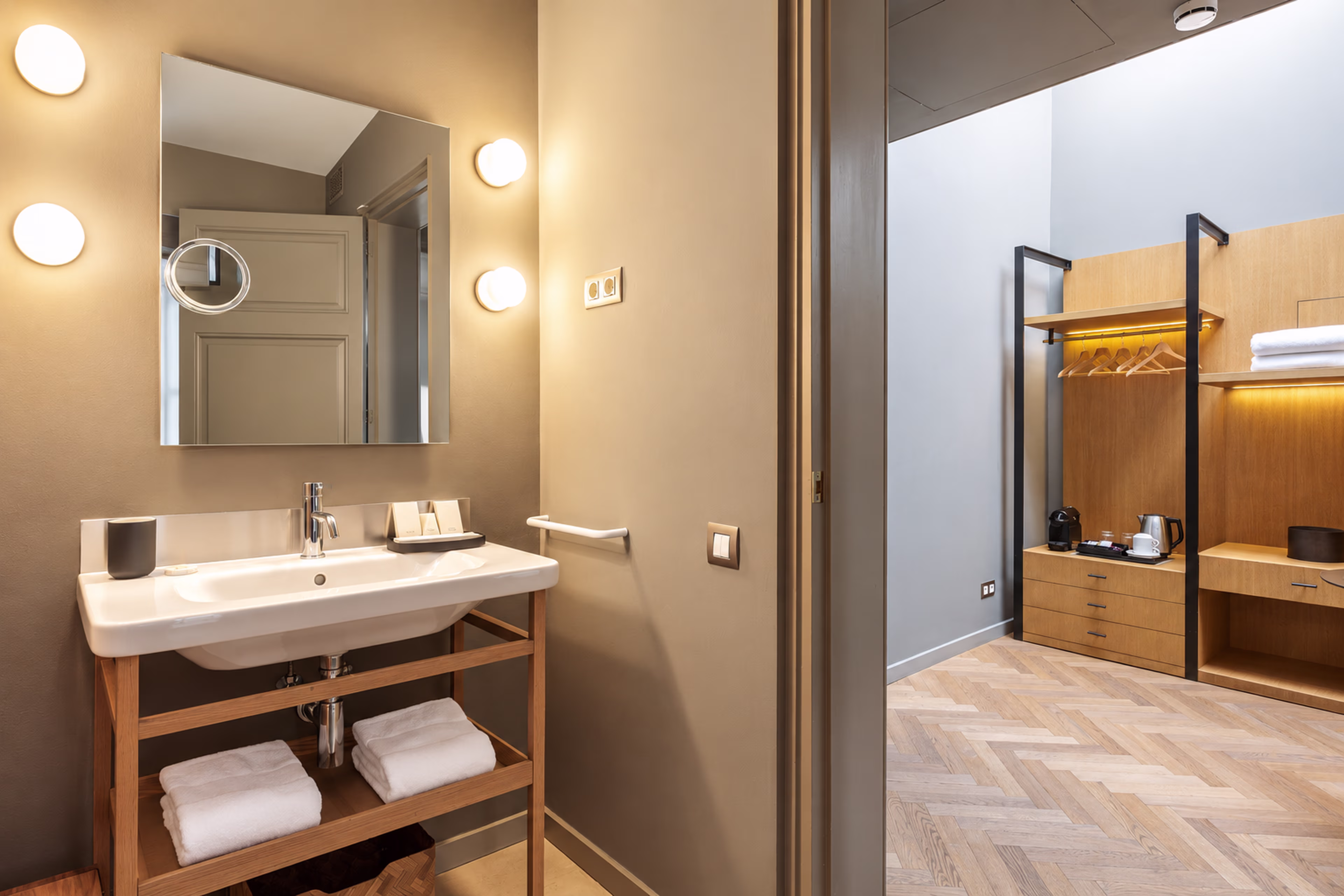 Suite with Terrace 4