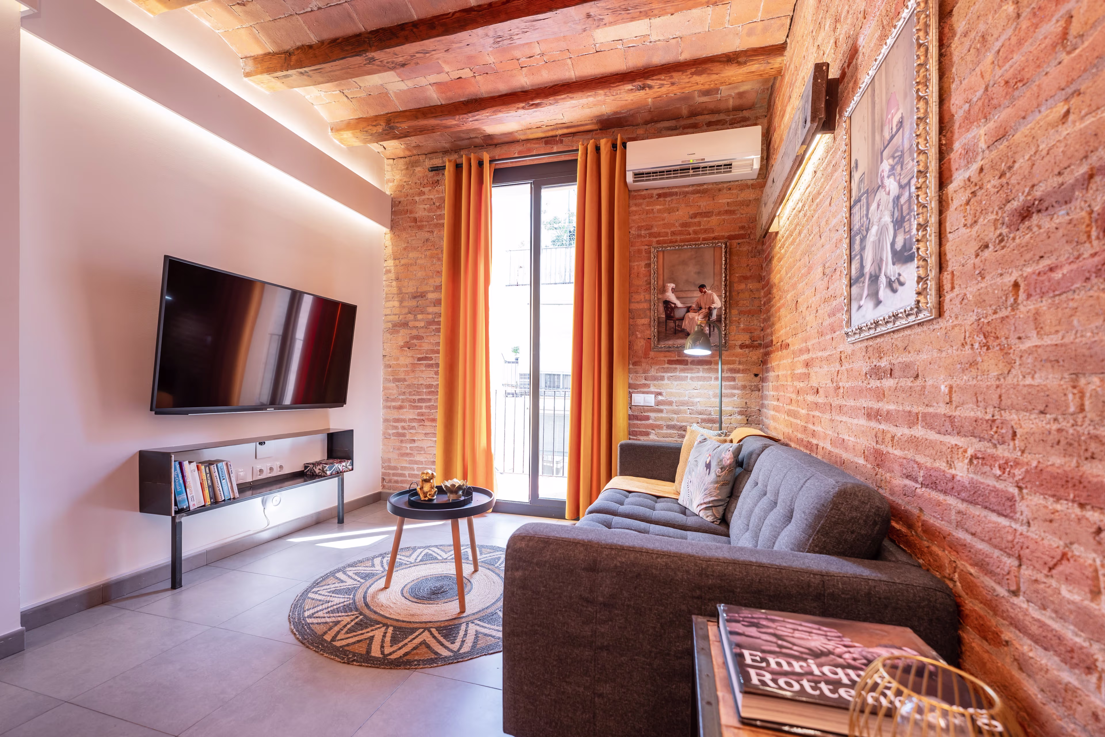 Gallery Poble Sec X 2
