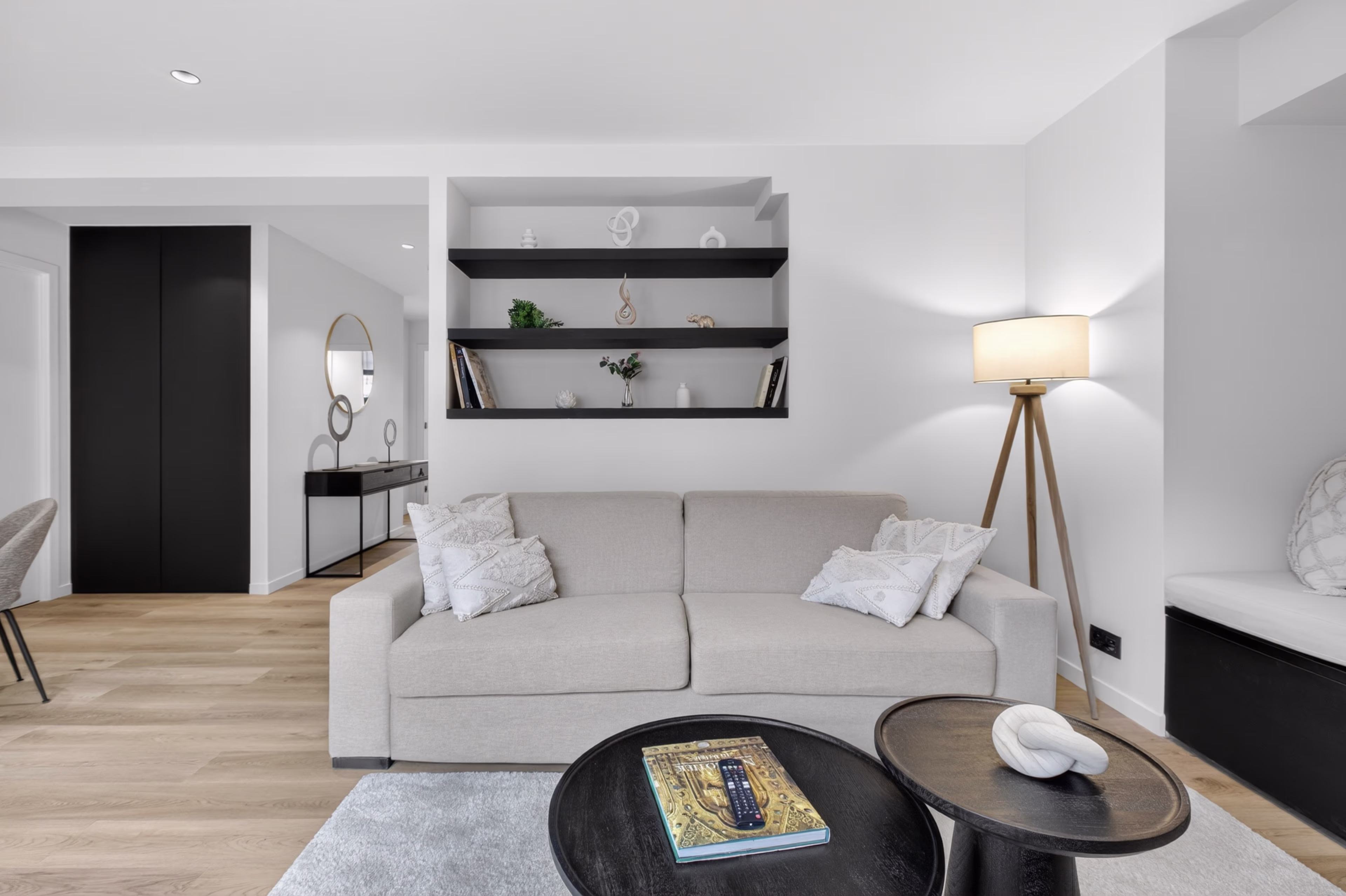 Deluxe Two-Bedroom 4