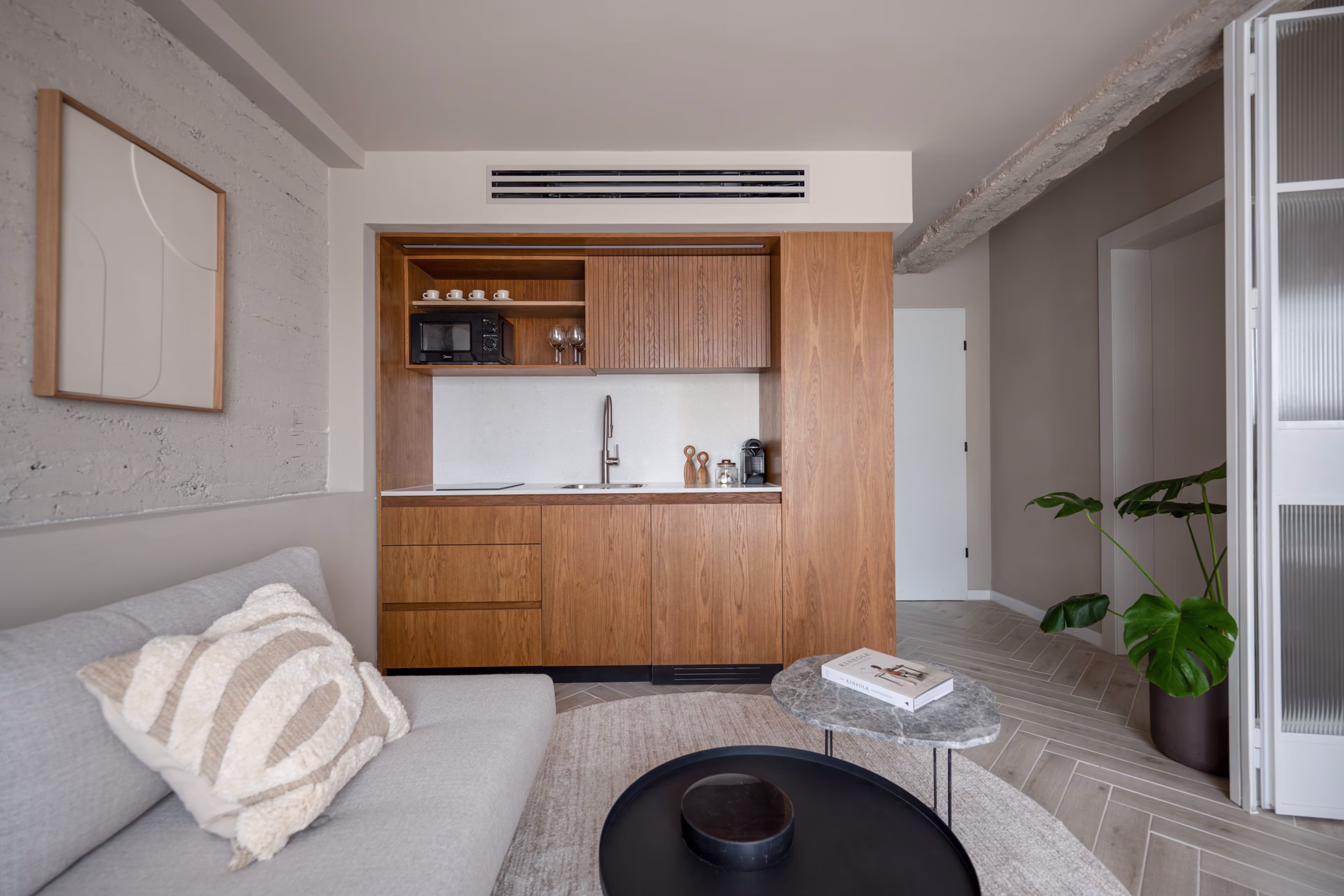 One-Bedroom Apartment 4