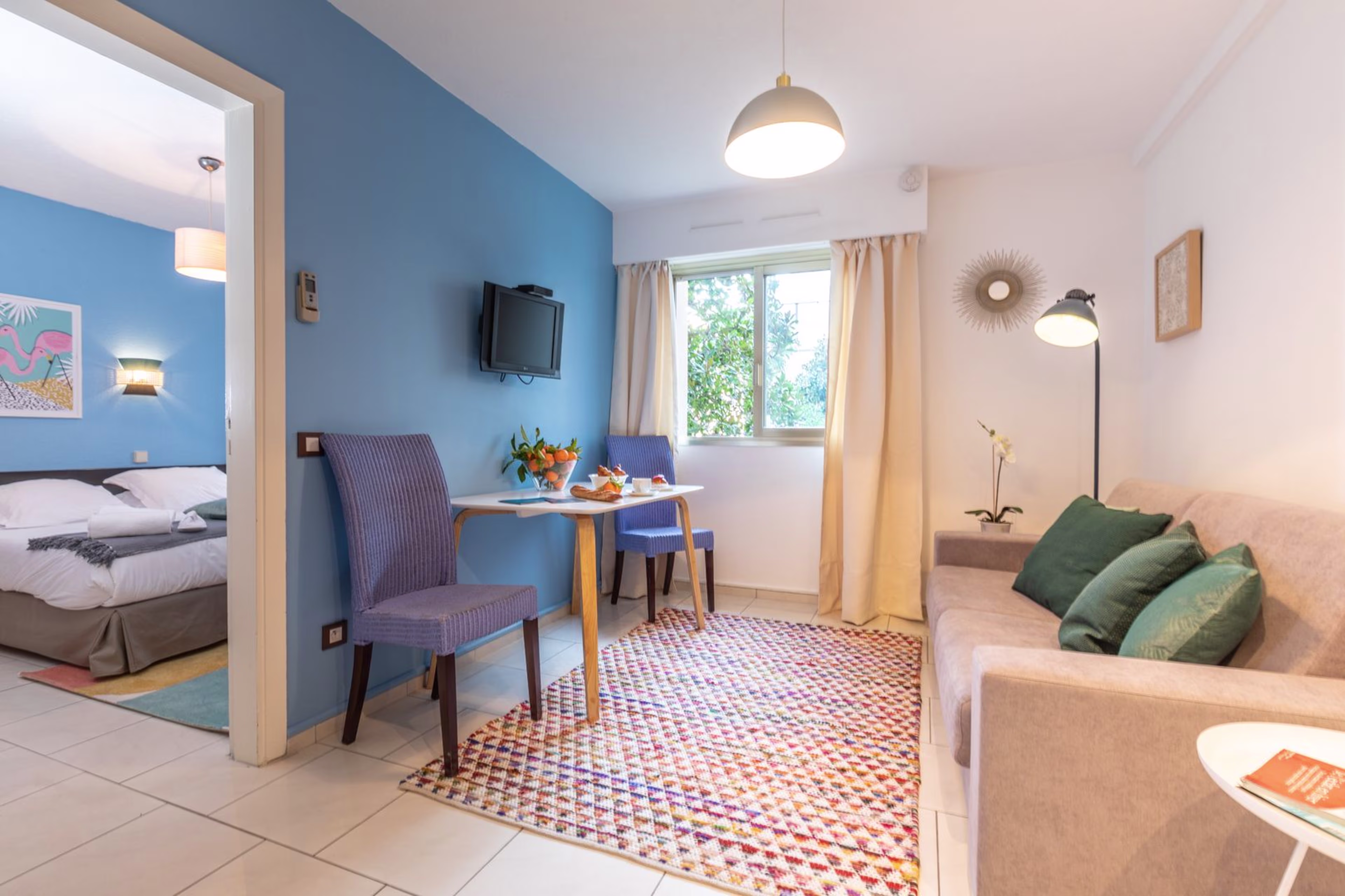 One-Bedroom Apt with Garden View