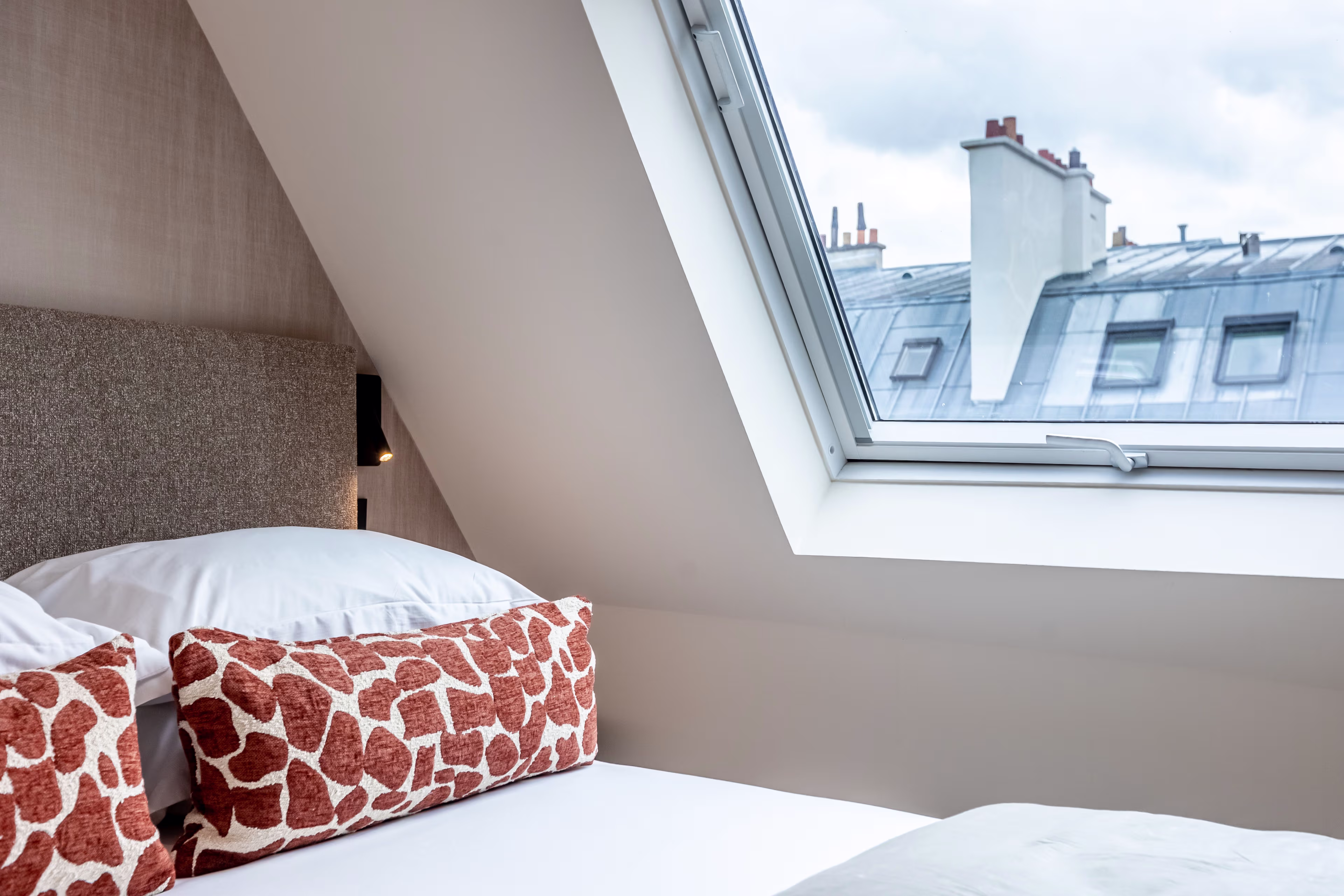 Top Floor - Double Room - Partial Stairs 4