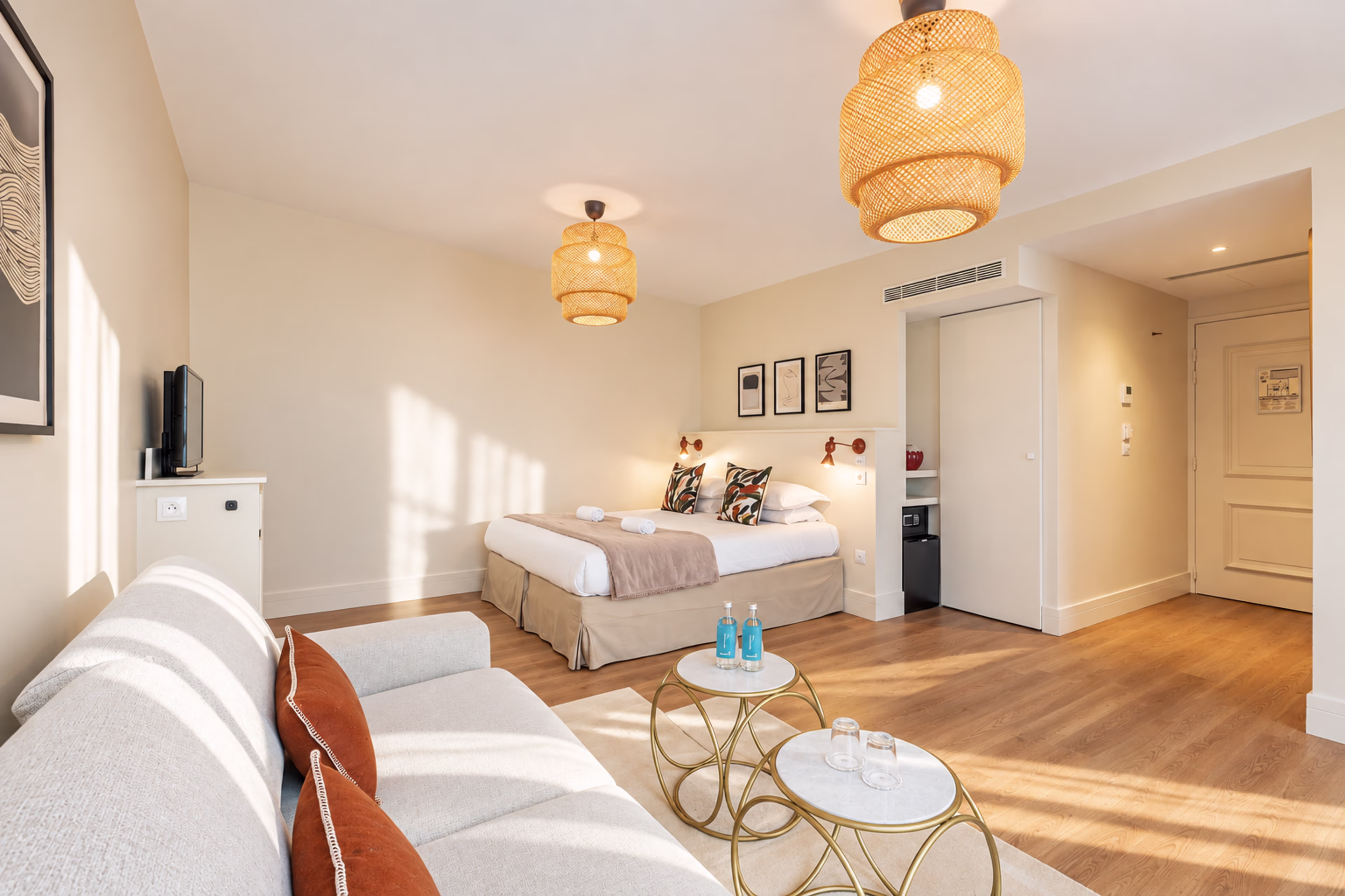 Deluxe Suite 2