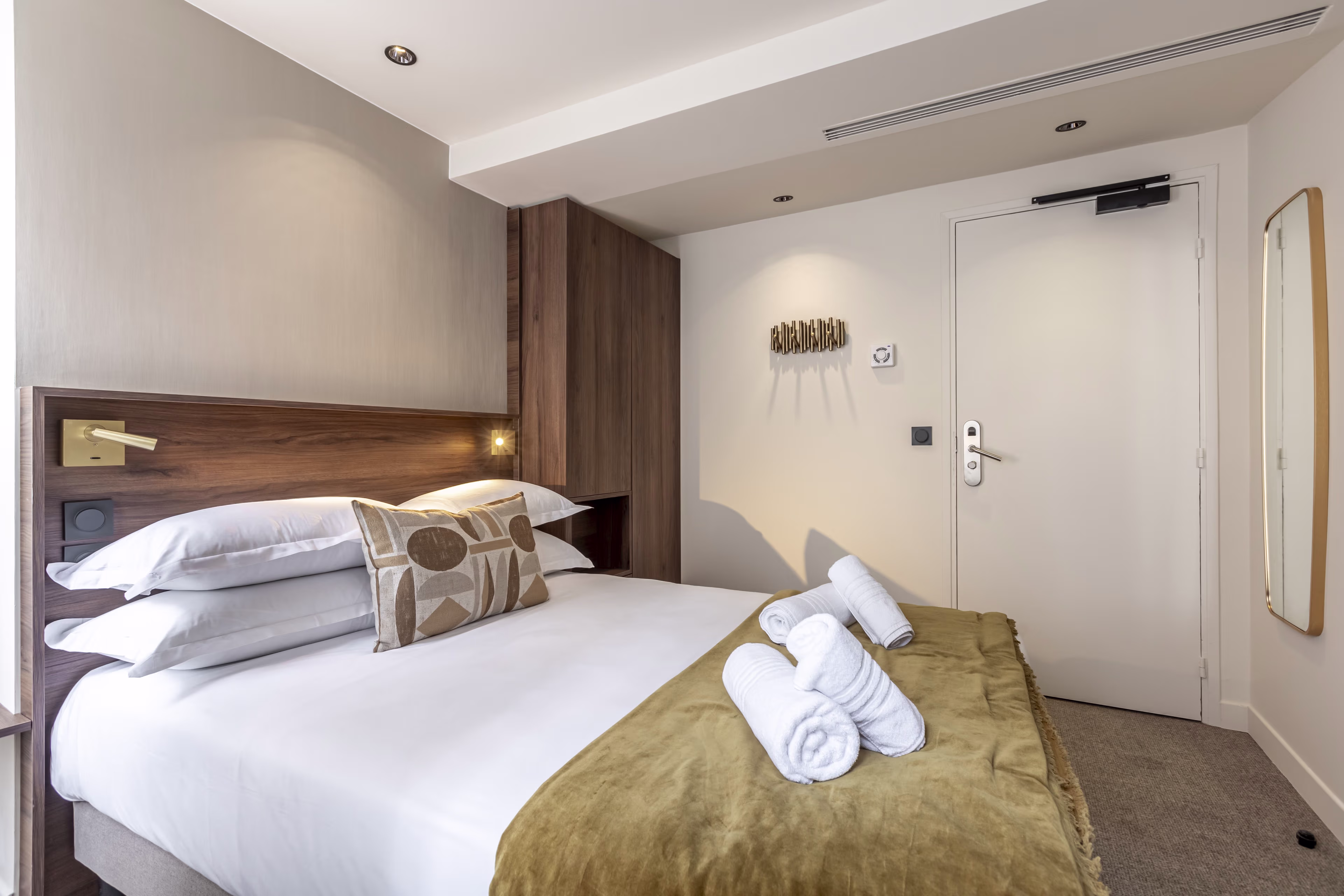 Cosy Room 1