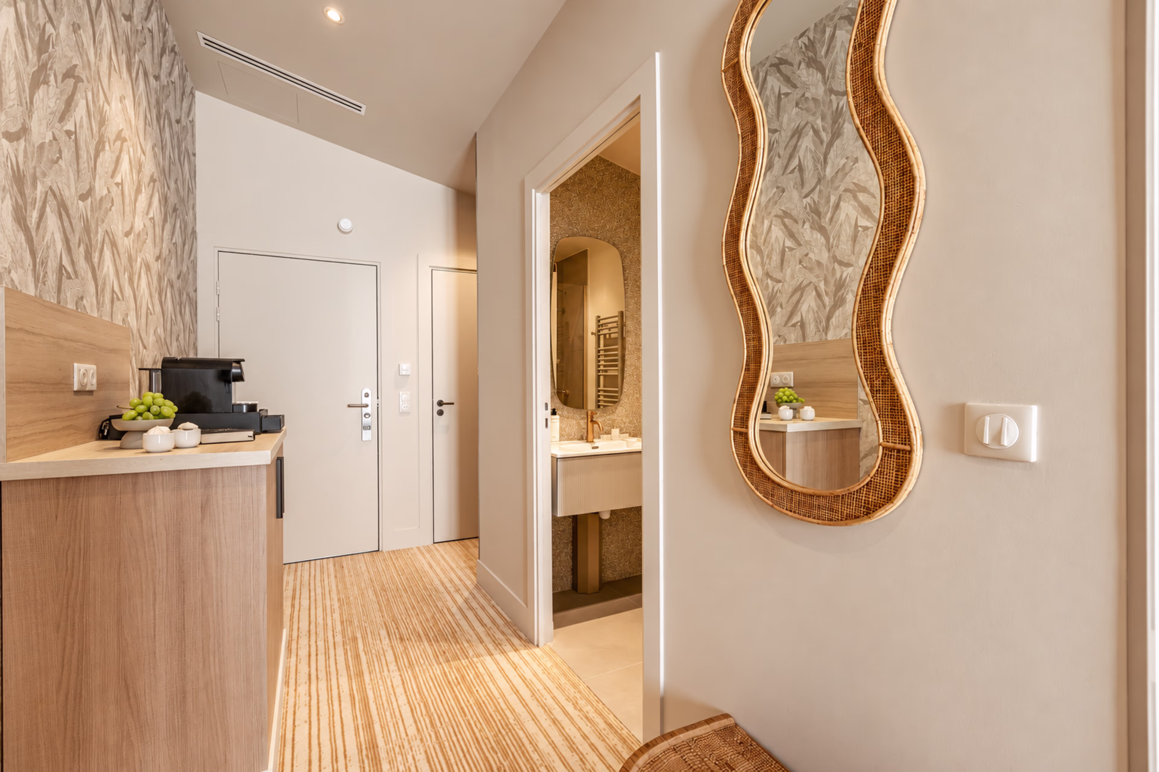 Double Room with Balcony 3