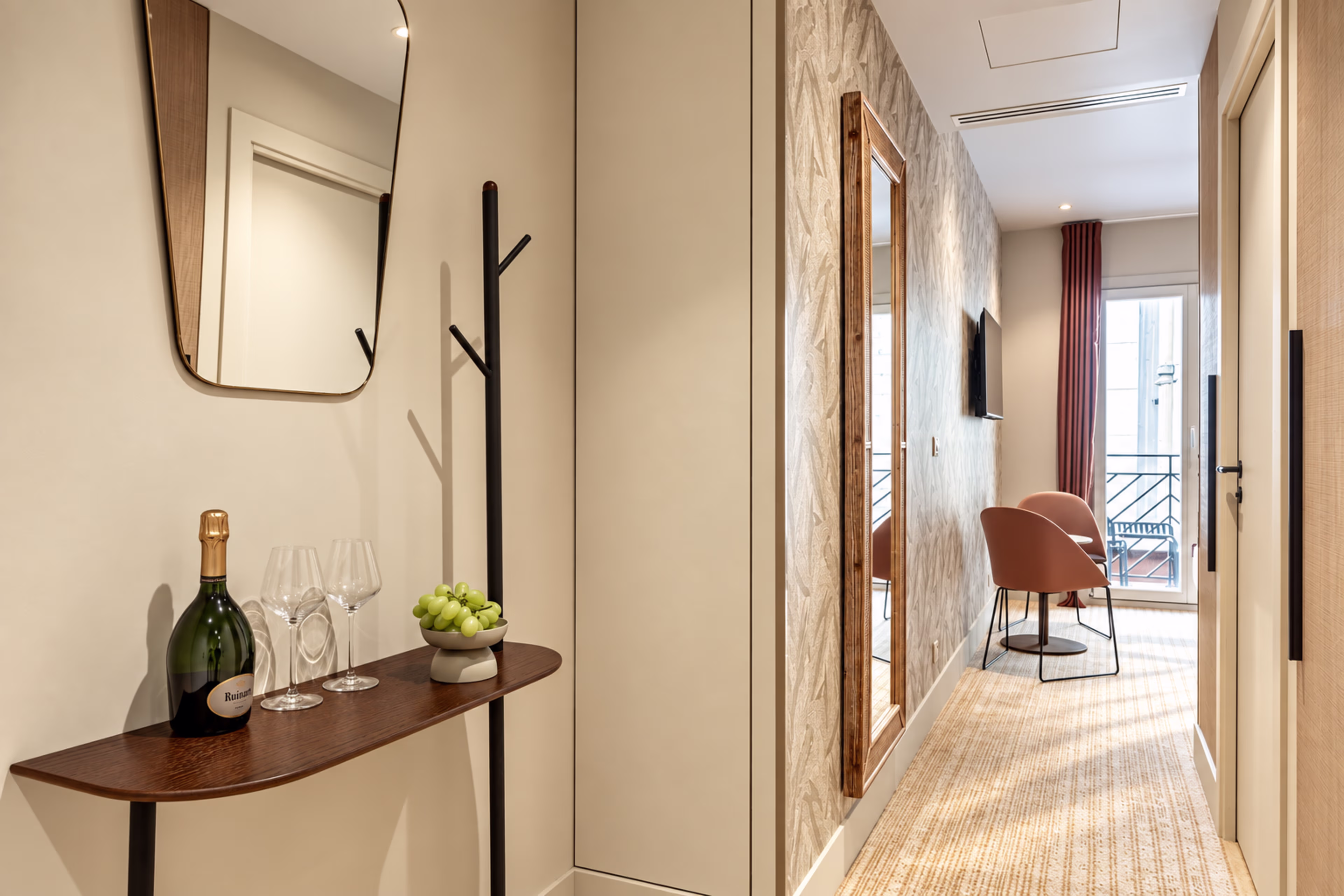 Junior Suite with Balcony 2