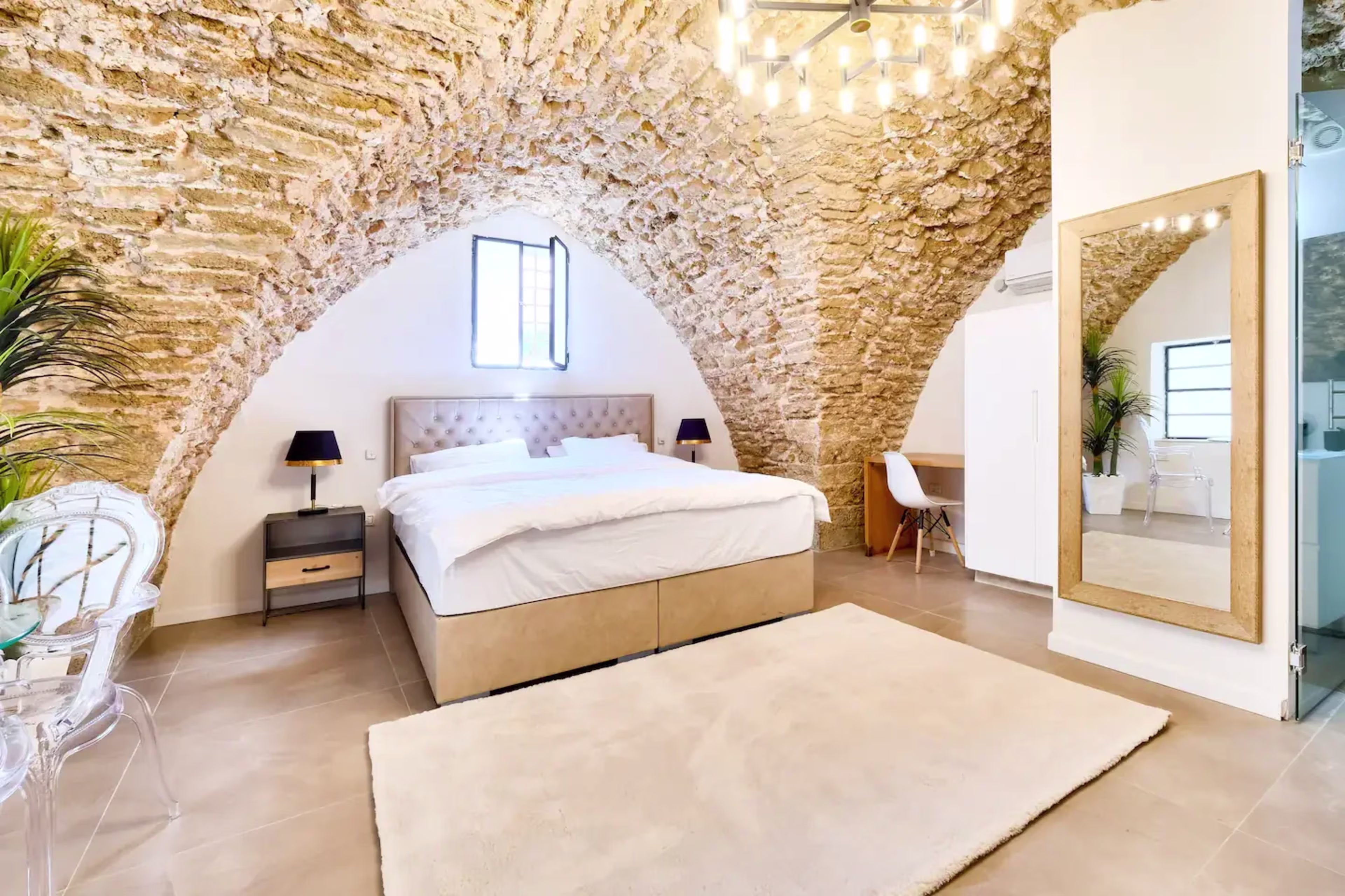 Amazing Angelina Suite 1