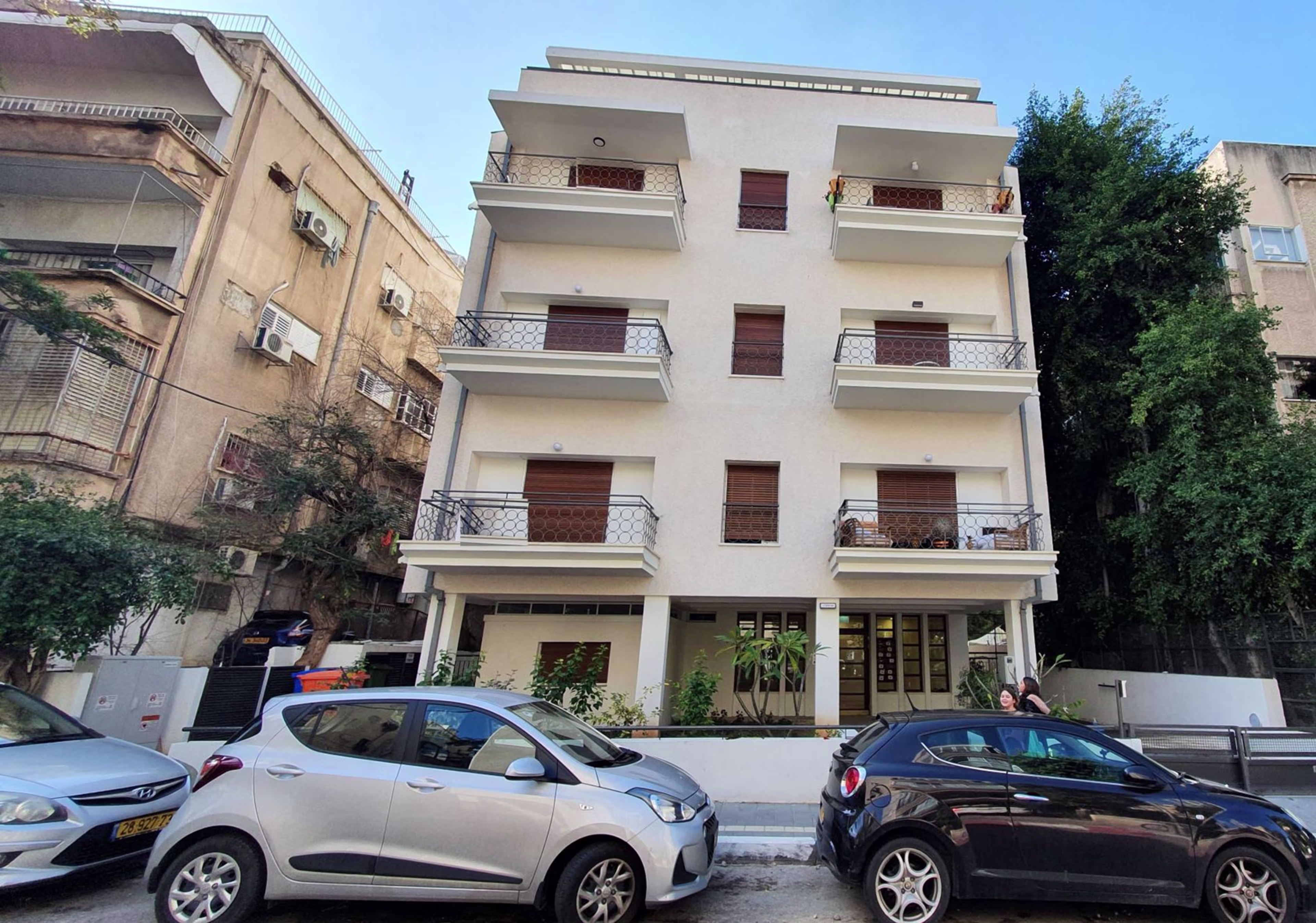 Sarona 9