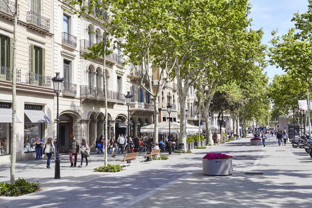 Barcelona 2023 - Passeig de Gracia - Paseo de Gracia street Barcelona