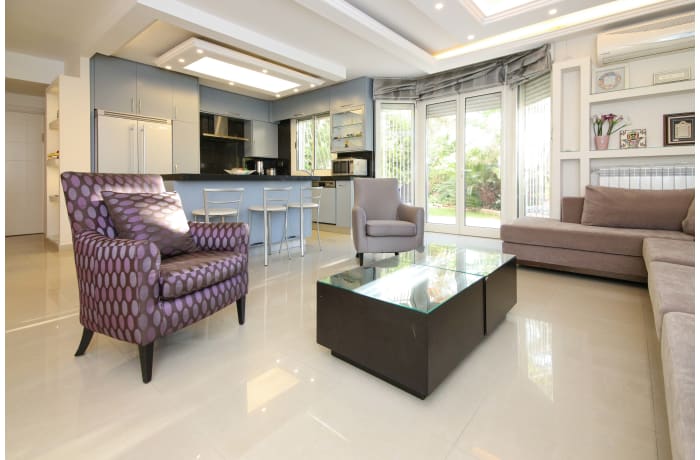 Apartment in Derech Chevron, Baka - 2