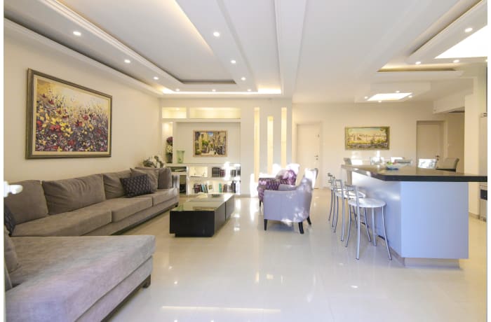 Apartment in Derech Chevron, Baka - 3