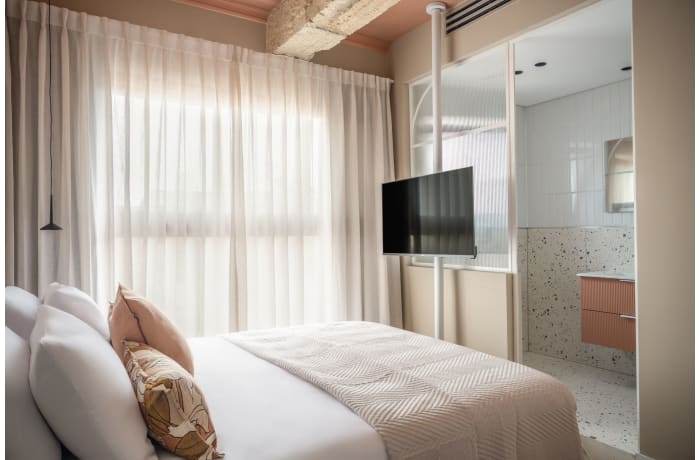 Apartment in Four-Bedrooms Apartment, City Center - 8