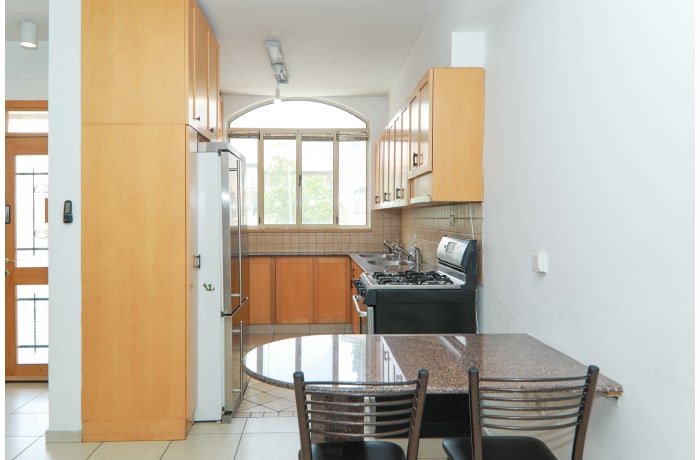 Apartment in Keren Kayemet, Sha'are Khesed - 2