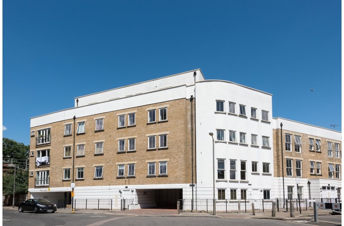 Apartment in Battersea High Street, Battersea - 17