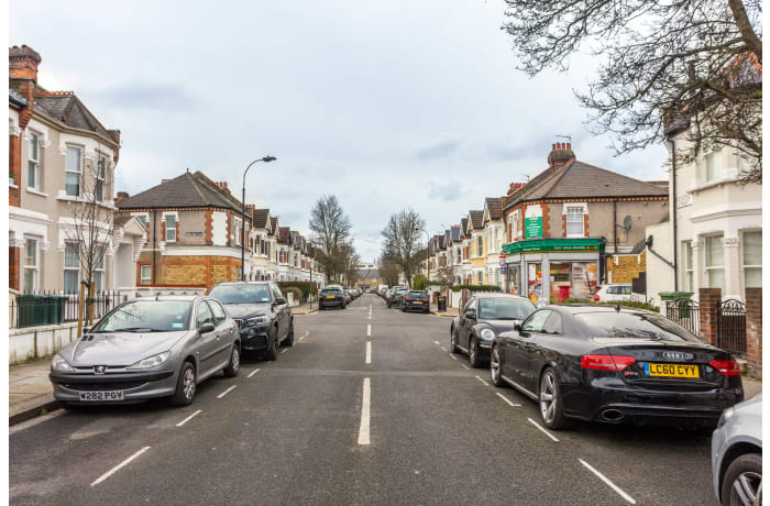 Apartment in Elephant and Oxpecker, Fulham - 0