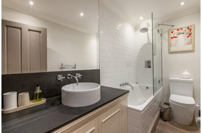 Apartment in The Brunswick Oasis, Kensington - 14