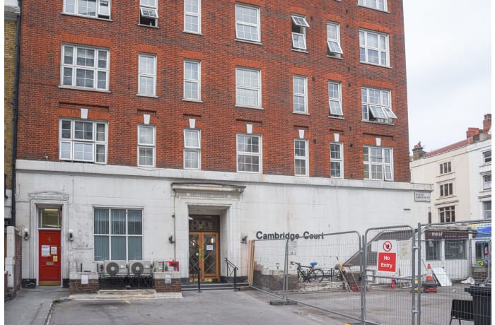 Apartment in Cambridge Court, Paddington - 12